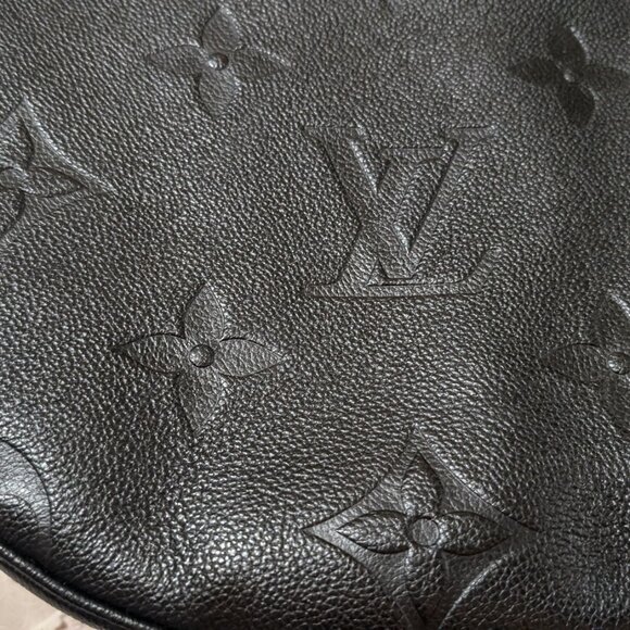 Louis Vuitton Bag - Picture 3 of 13